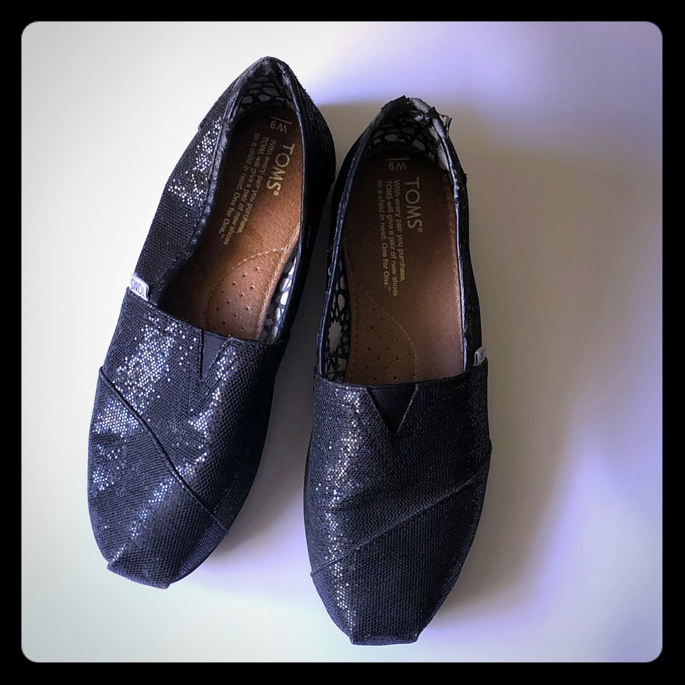 Women’s Size 9 black sequin Toms